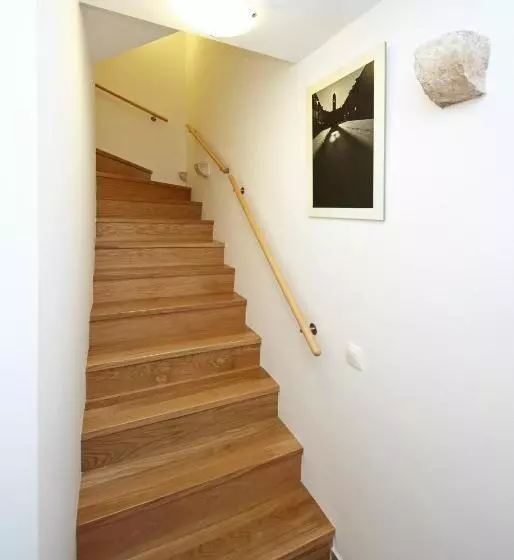 پانسیون Hortenzia House