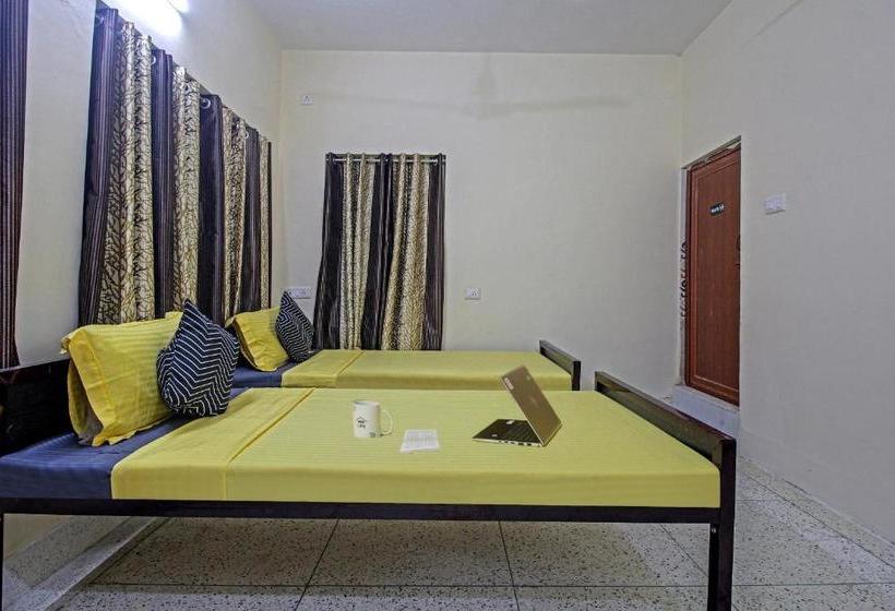 Otel Oyo Flagship 77036 Golden Divine Inn