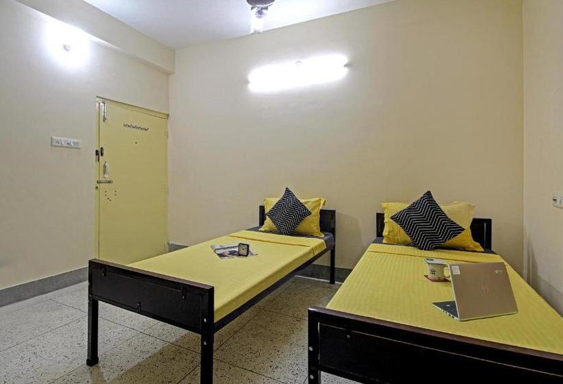 Otel Oyo Flagship 77036 Golden Divine Inn