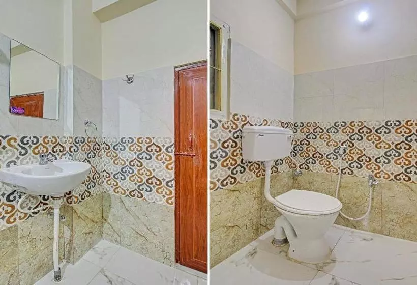 Hotelli Oyo Flagship 77036 Golden Divine Inn