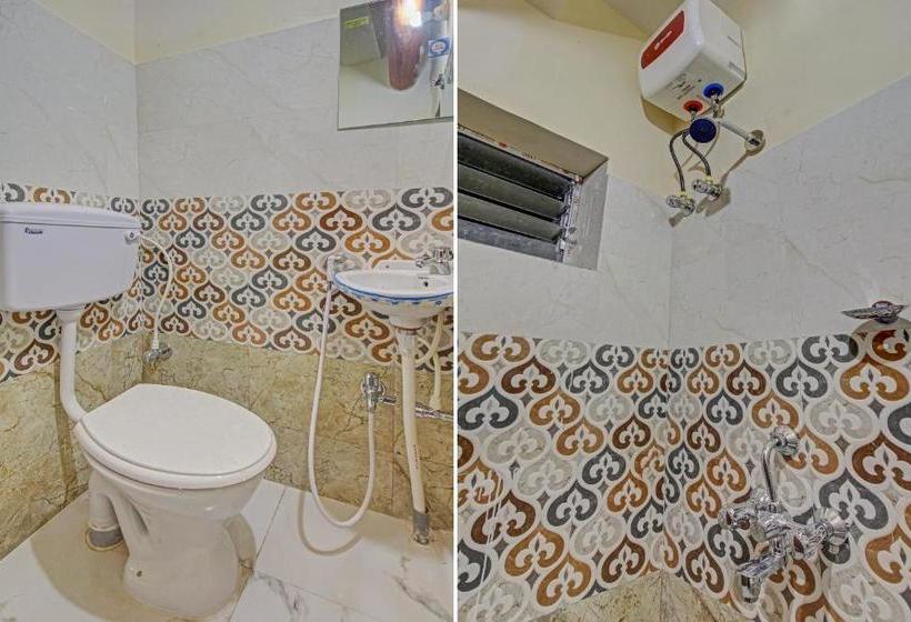 Otel Oyo Flagship 77036 Golden Divine Inn