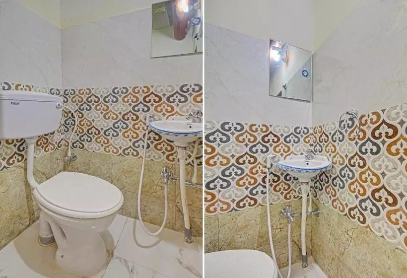 Hotelli Oyo Flagship 77036 Golden Divine Inn