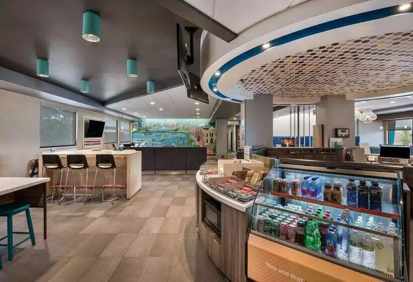 هتل Tru By Hilton Warsaw