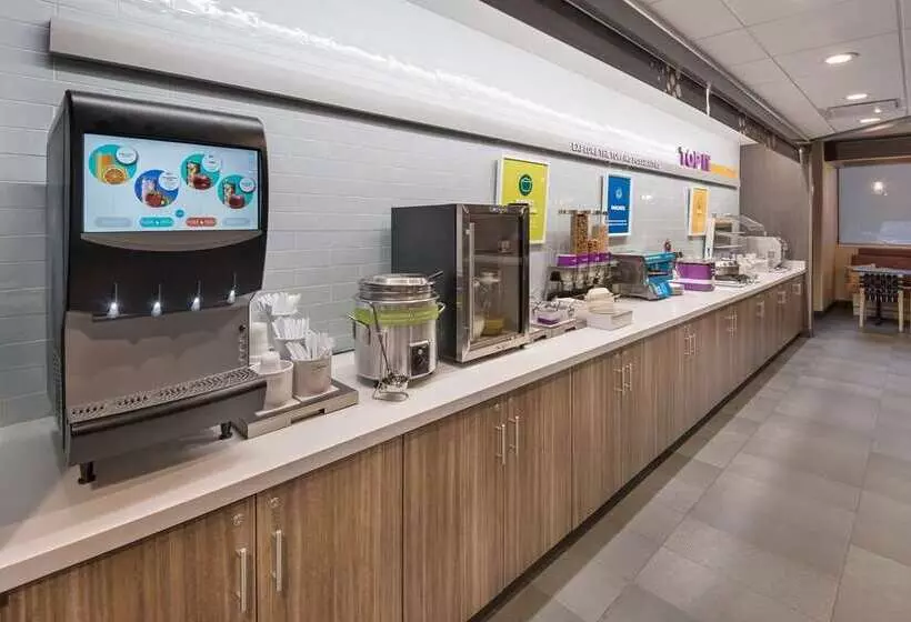 هتل Tru By Hilton Warsaw