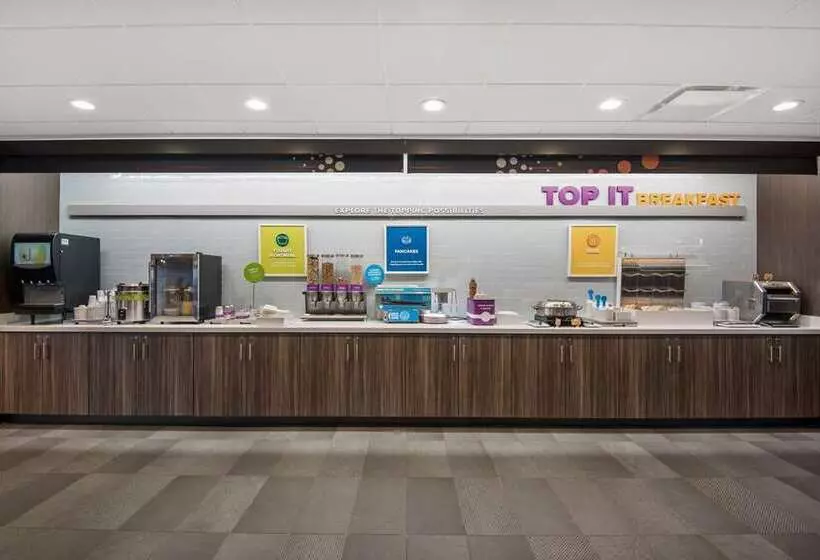 هتل Tru By Hilton Warsaw