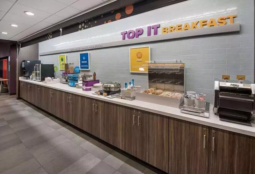 هتل Tru By Hilton Warsaw