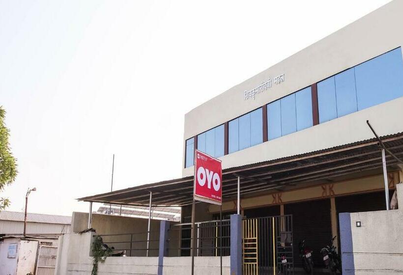 Spot On 76717 Hotel Rr Inn