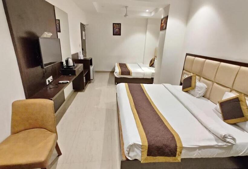 Jr Group Of Hotels 500 Meter From Golden Temple