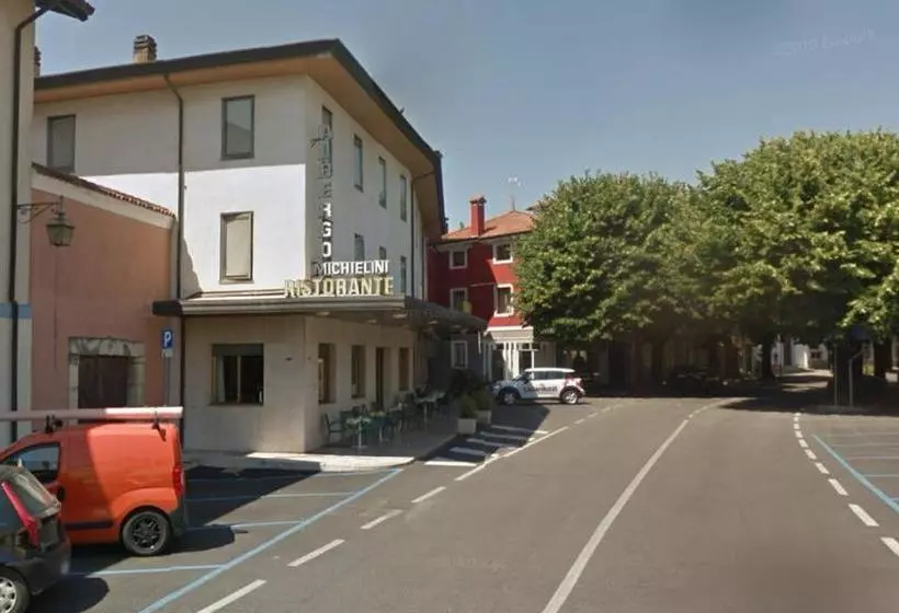 Hotelli Albergo Michielini