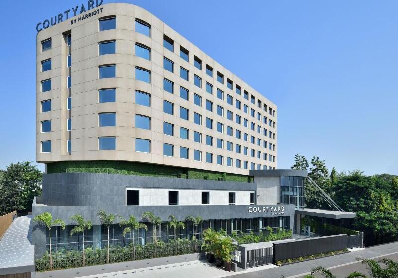 هتل Courtyard By Marriott Nashik