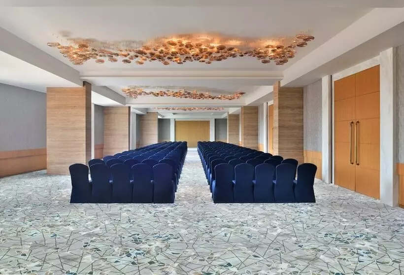 Hotelli Courtyard By Marriott Nashik