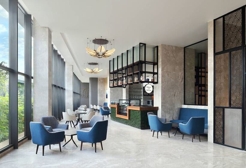 هتل Courtyard By Marriott Nashik