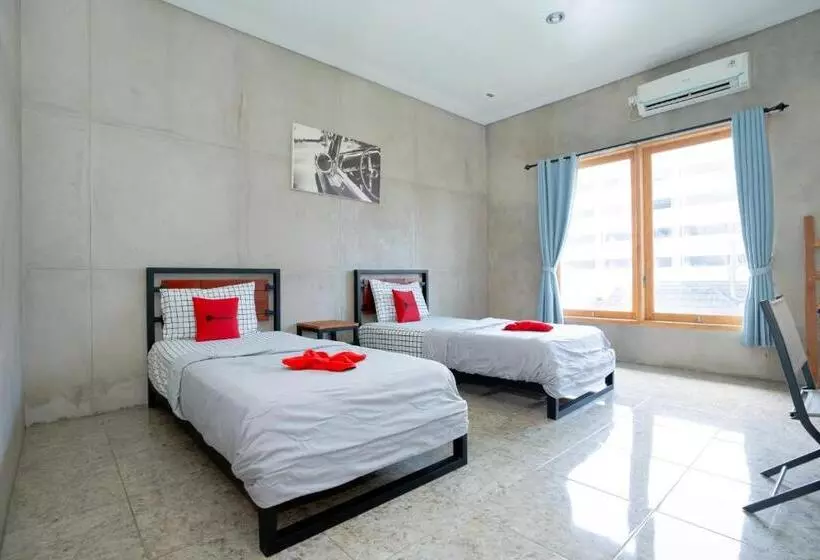 Hotelli Reddoorz Syariah Near Lombok Epicentrum Mall