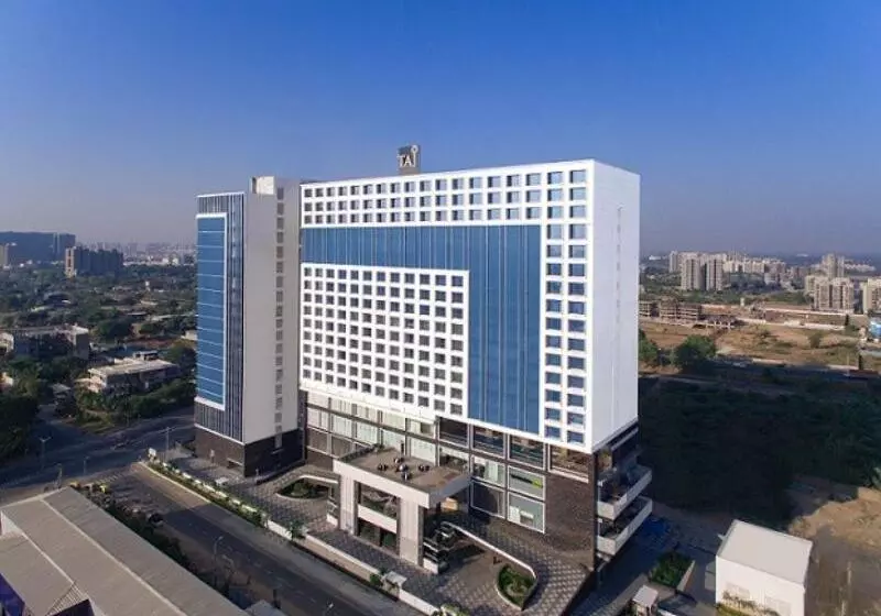 هتل Taj Skyline Ahmedabad