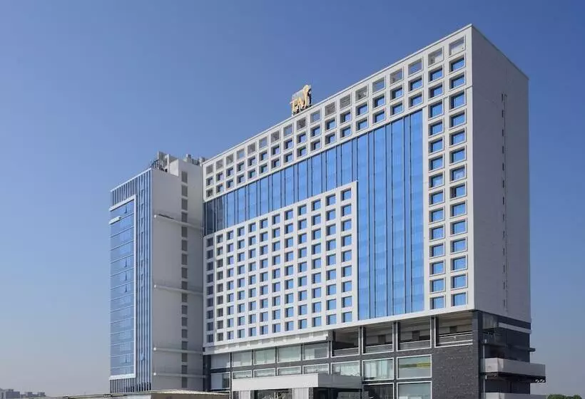 هتل Taj Skyline Ahmedabad