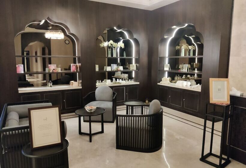 בית מלון כפרי Taj Skyline Ahmedabad