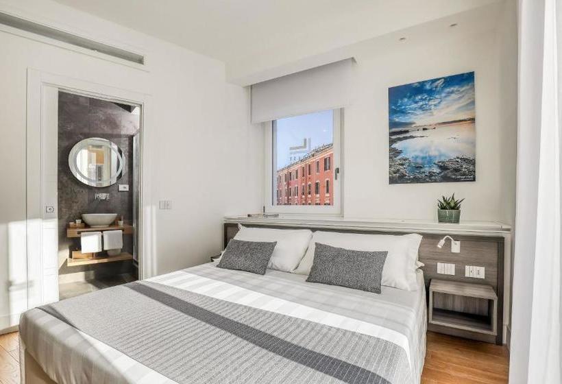 پانسیون Gallery Suite