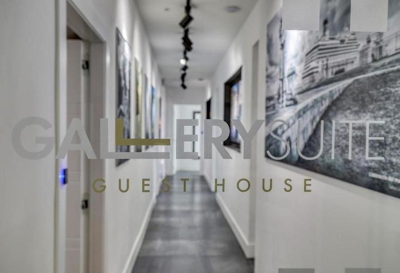 پانسیون Gallery Suite