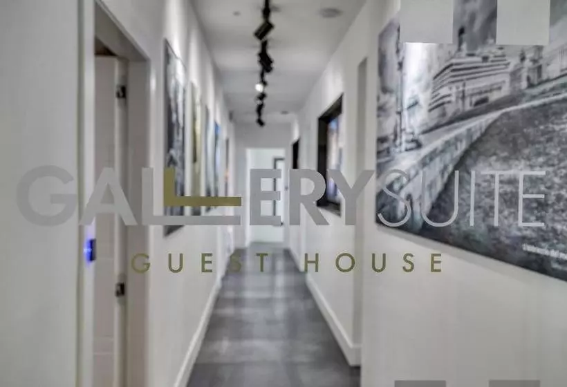 پانسیون Gallery Suite