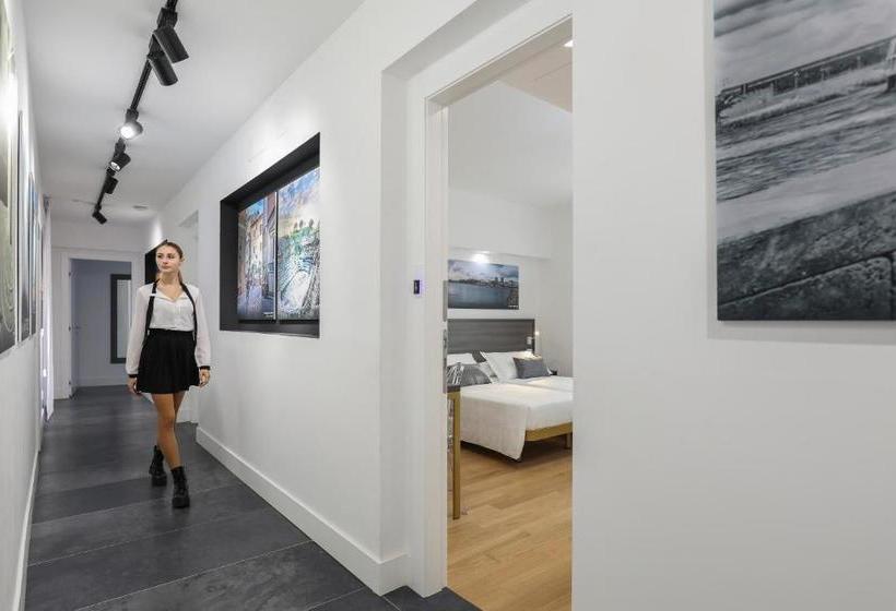 پانسیون Gallery Suite