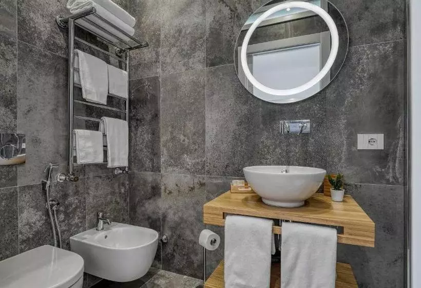 پانسیون Gallery Suite