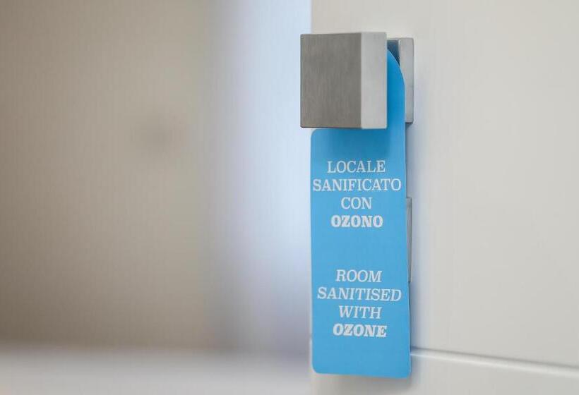 پانسیون Gallery Suite