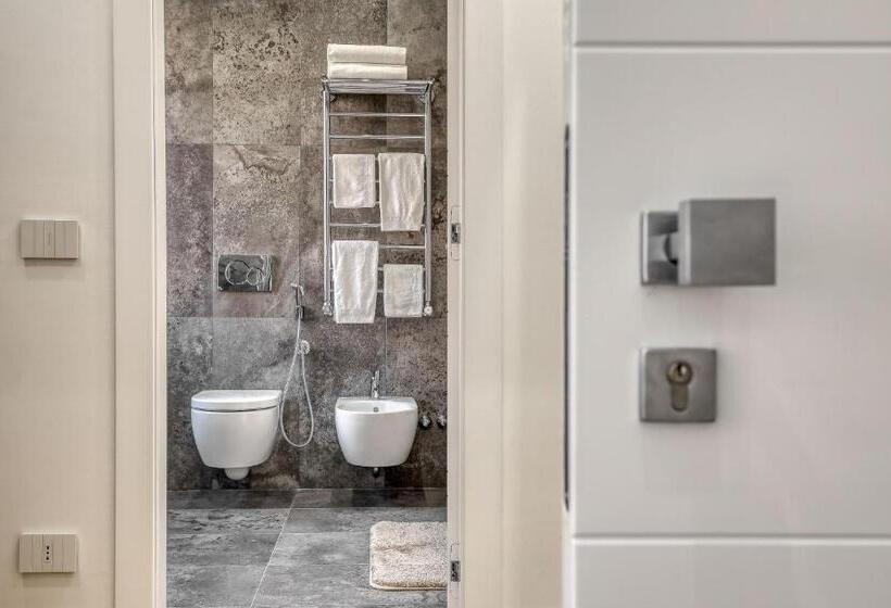 پانسیون Gallery Suite