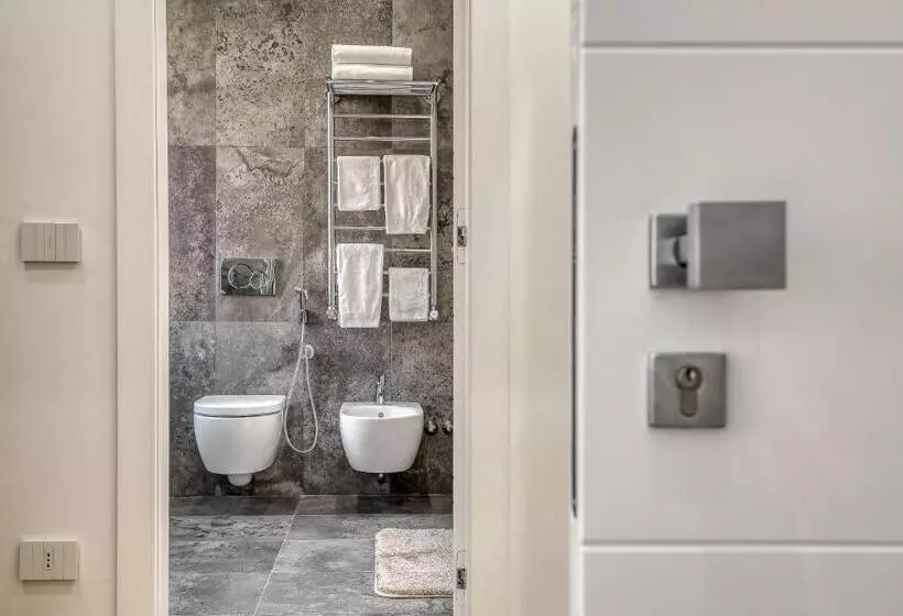 پانسیون Gallery Suite