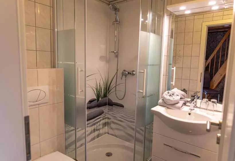 Retkeilymaja Gaststätte Und Pension Zur Einkehr