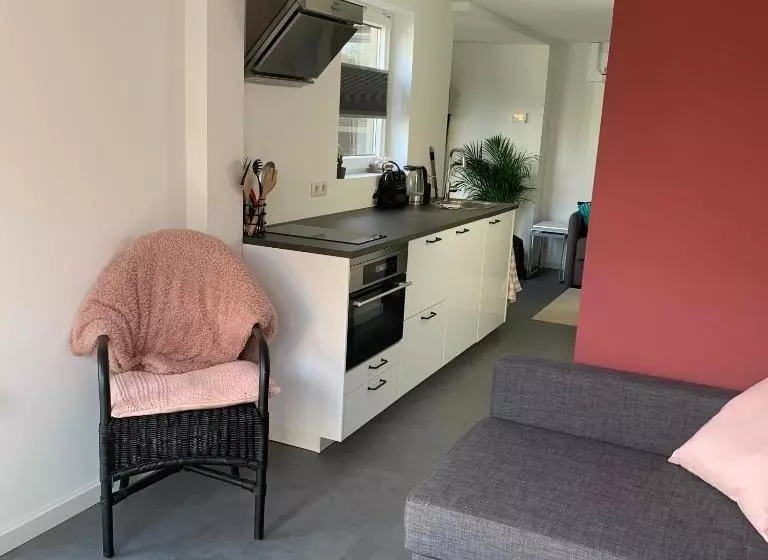 ベッドアンドブレックファースト Studio Triple B