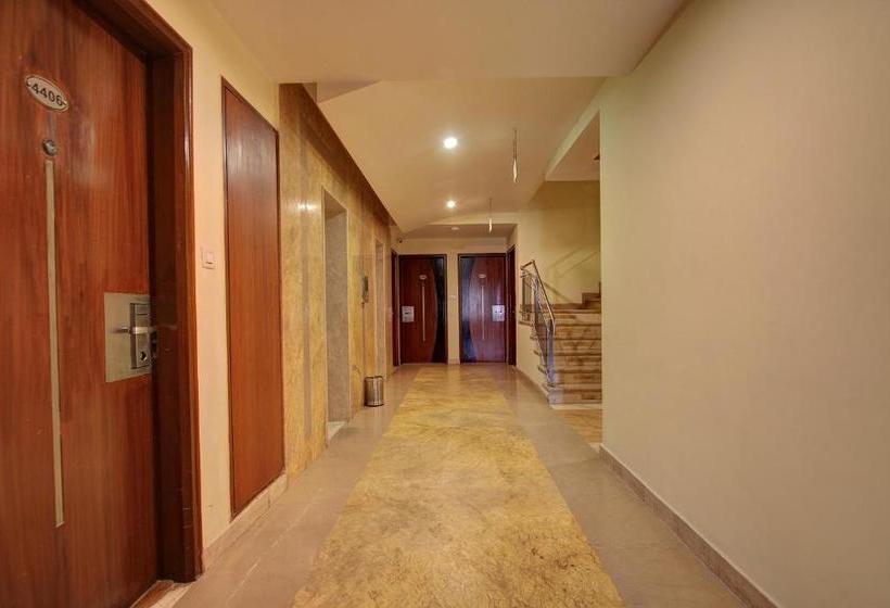 בית מלון כפרי Capital O 37896  Royal Star