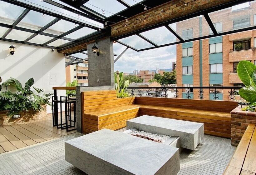 هتل Casa Santafe   Coliving