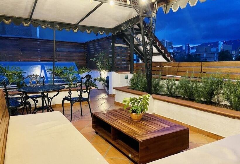 هتل Casa Santafe   Coliving