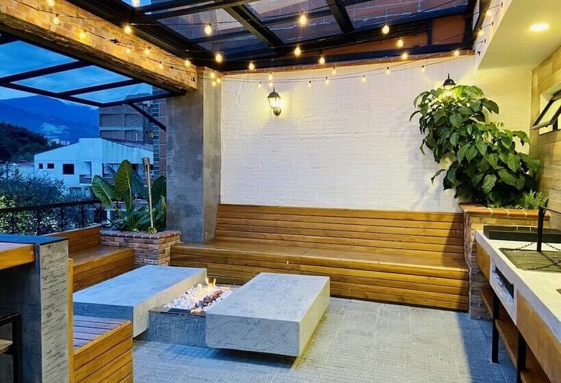 هتل Casa Santafe   Coliving