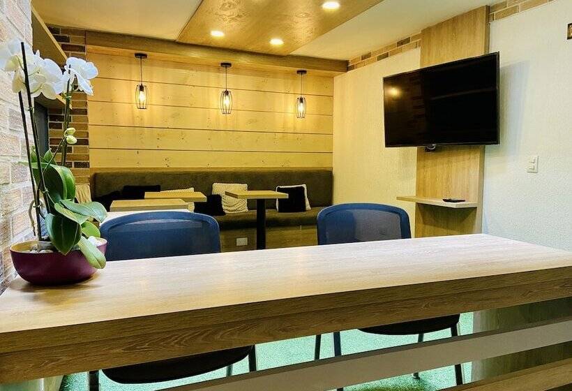 هتل Casa Santafe   Coliving