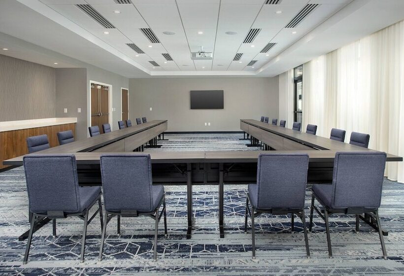 فندق Courtyard By Marriott Indianapolis Plainfield