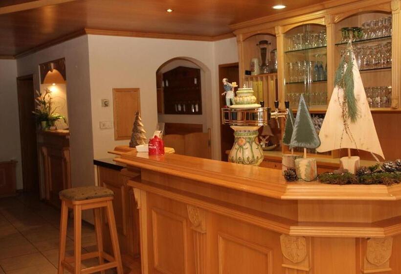 فندق Drei Lilien