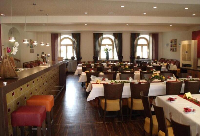 فندق Drei Lilien