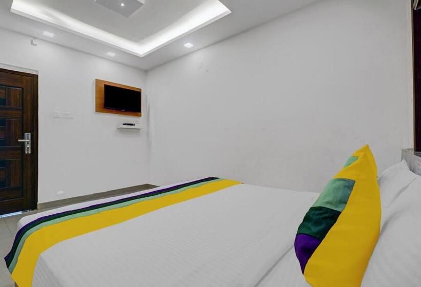 Hotel Fathima Palace