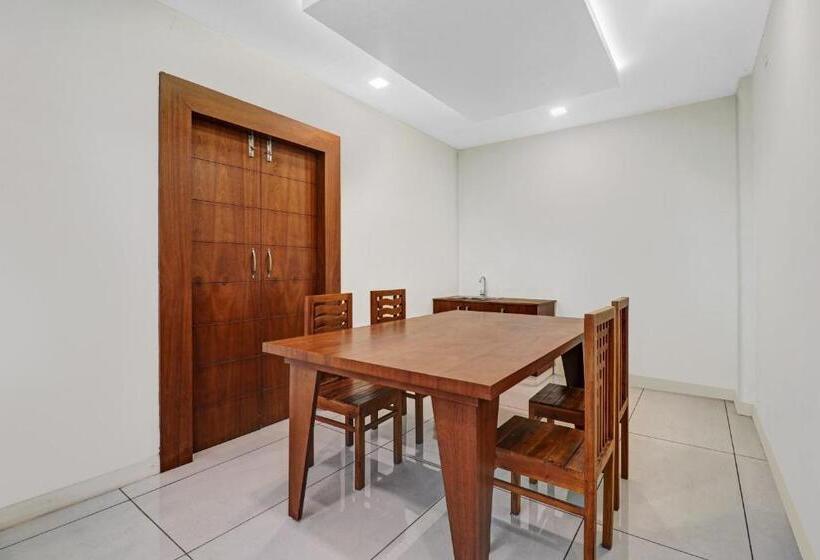 Hotel Fathima Palace