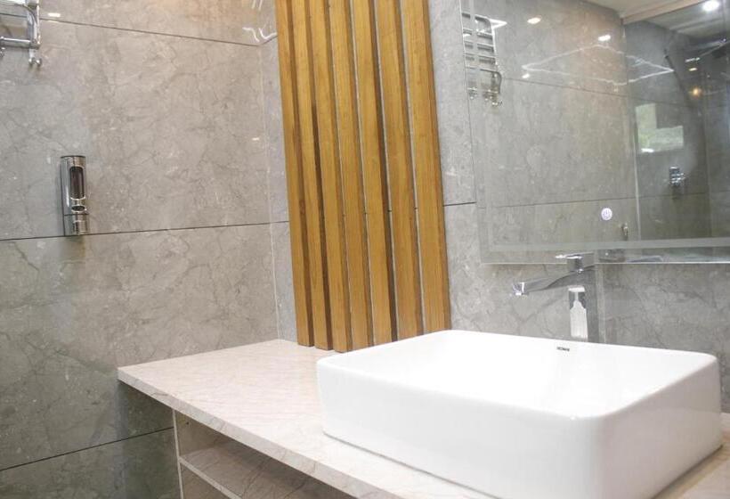 Hotel Fathima Palace