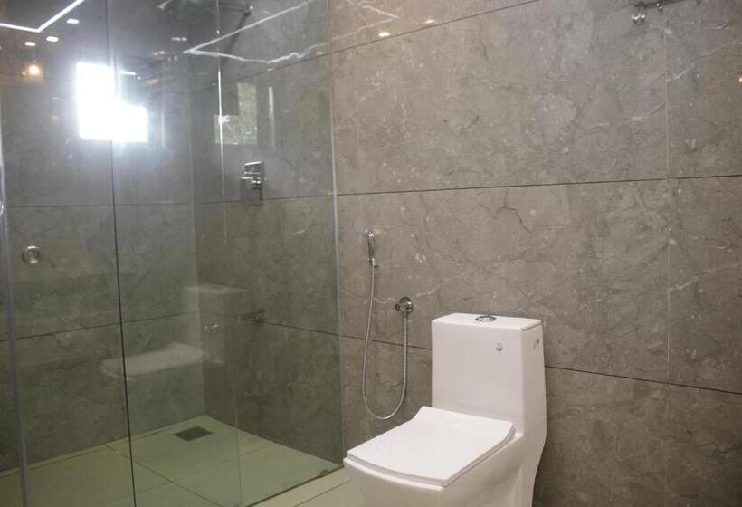 Hotel Fathima Palace