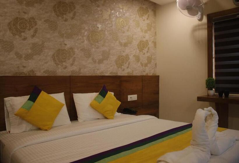 Hotel Fathima Palace