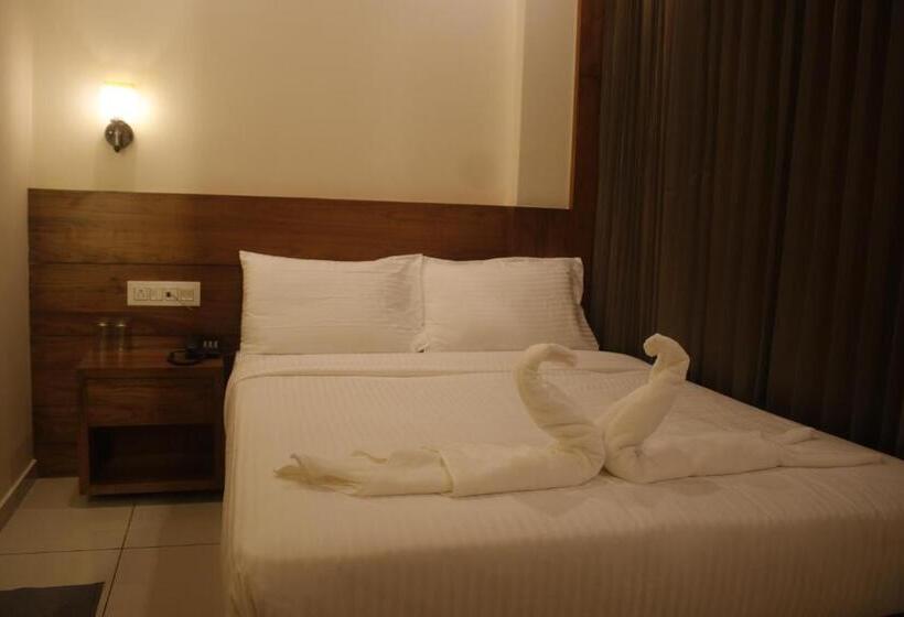 Hotel Fathima Palace