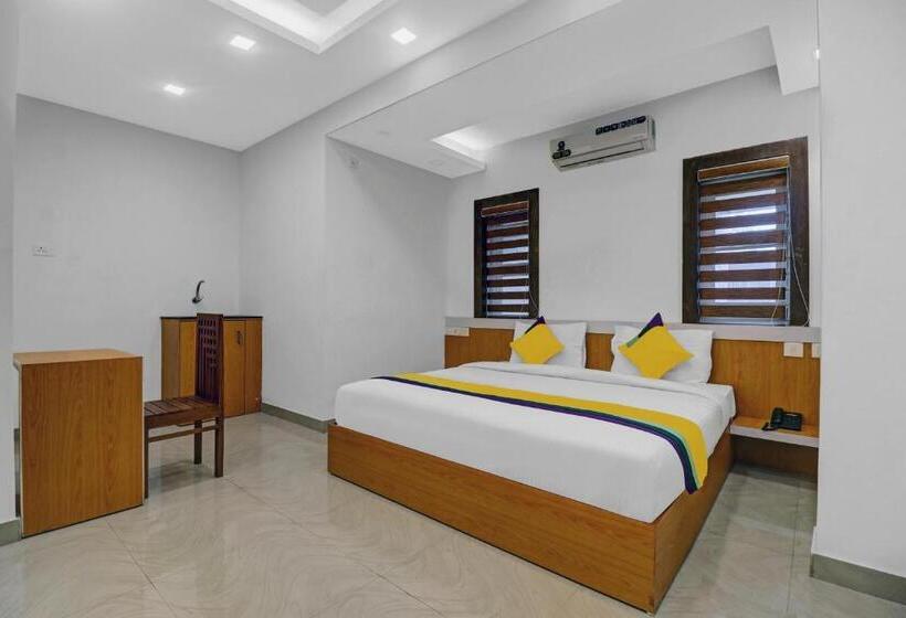 Hotel Fathima Palace