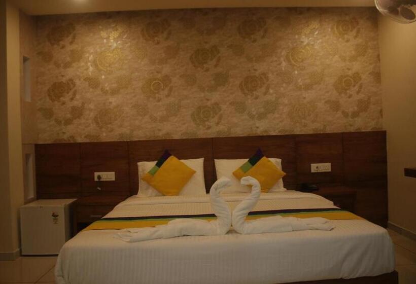 Hotel Fathima Palace