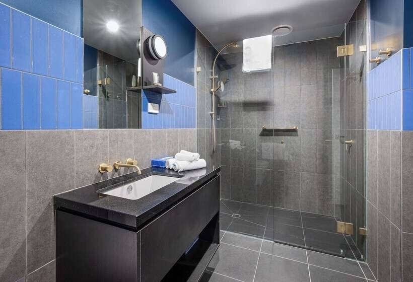 Oros Hotel And Apartments