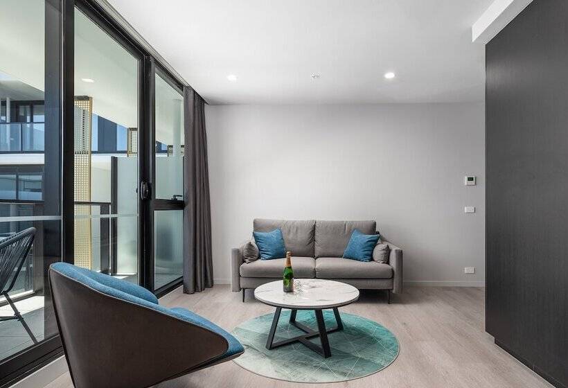 Oros Hotel And Apartments