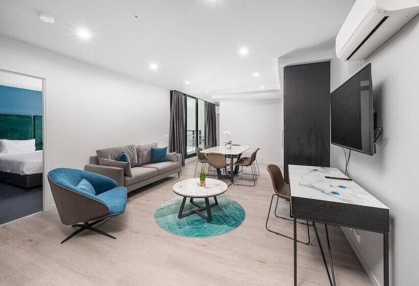 Oros Hotel And Apartments