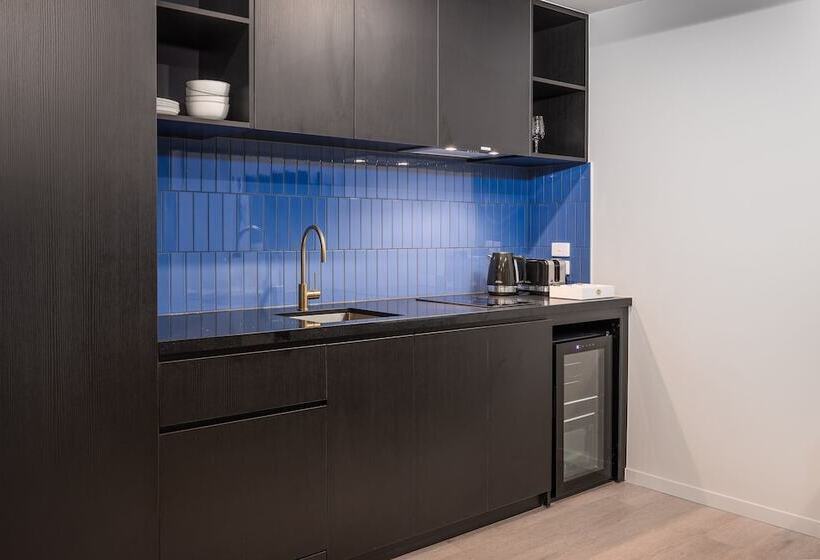 Oros Hotel And Apartments